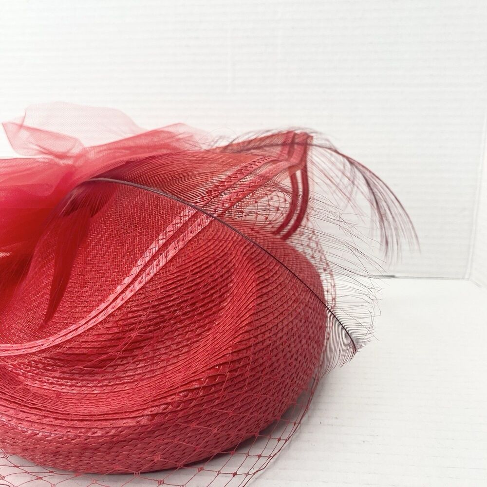 Vtg Red Feather & Netting Straw Hat With Mesh Fau… - image 3